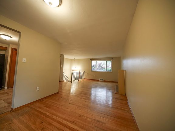 5th image of 5475 California Ave