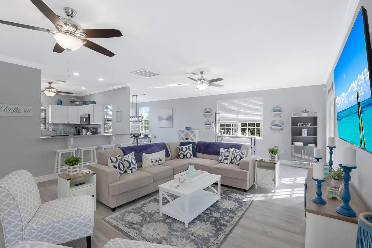 4 bed, 2.5 bath, 2105 sqft, $6,995 — Photo 3