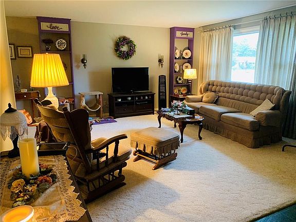 4th image of 1932 Fairhaven Dr
