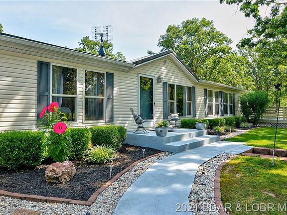 3rd image of 2766 McCubbins Dr
