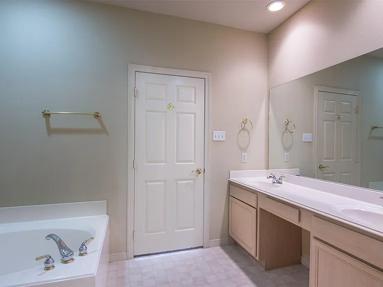 10735 Norchester Village Dr — Photo 10