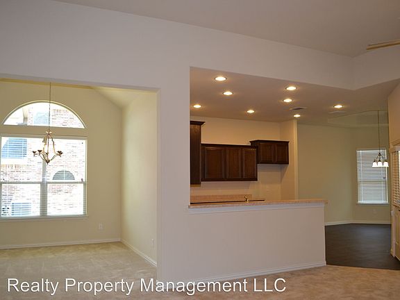 3rd image of 3709 Caladium Ln
