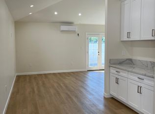 19139 Delano St, Reseda, CA 91335