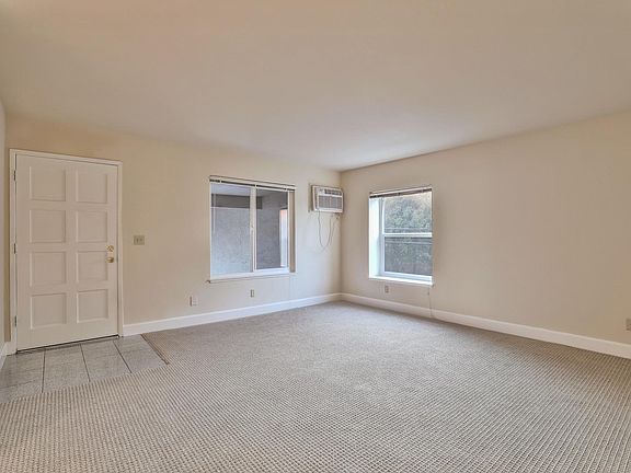3rd image of 470 Boynton Ave APT 11