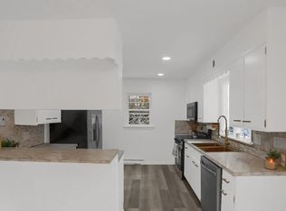 93 Round Hill Rd, Williamsport, PA 17701