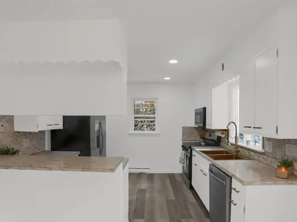 93 Round Hill Rd, Williamsport, PA 17701