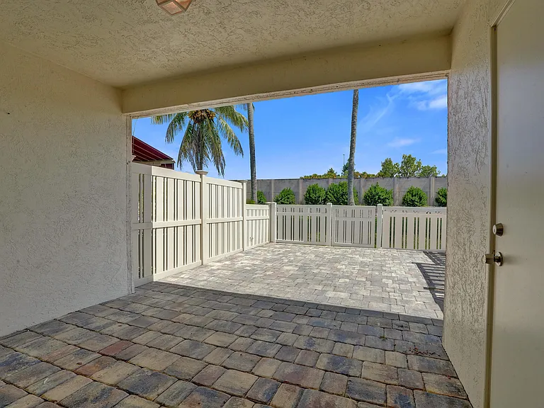 9913 NW 57th Mnr — Photo 18