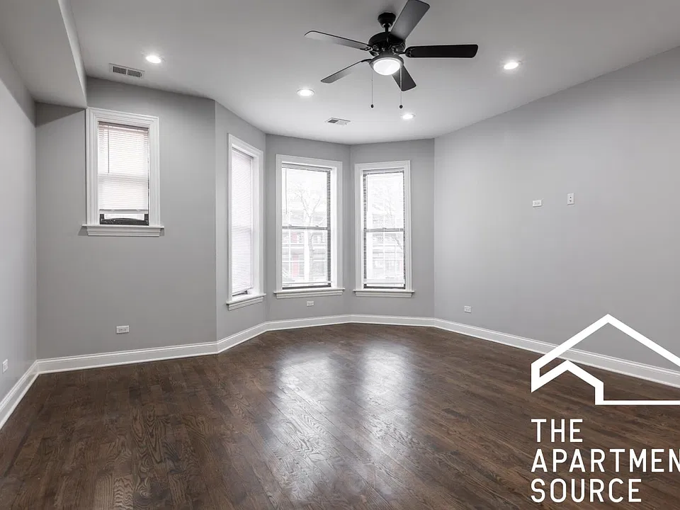 900 W Montrose Ave #1W