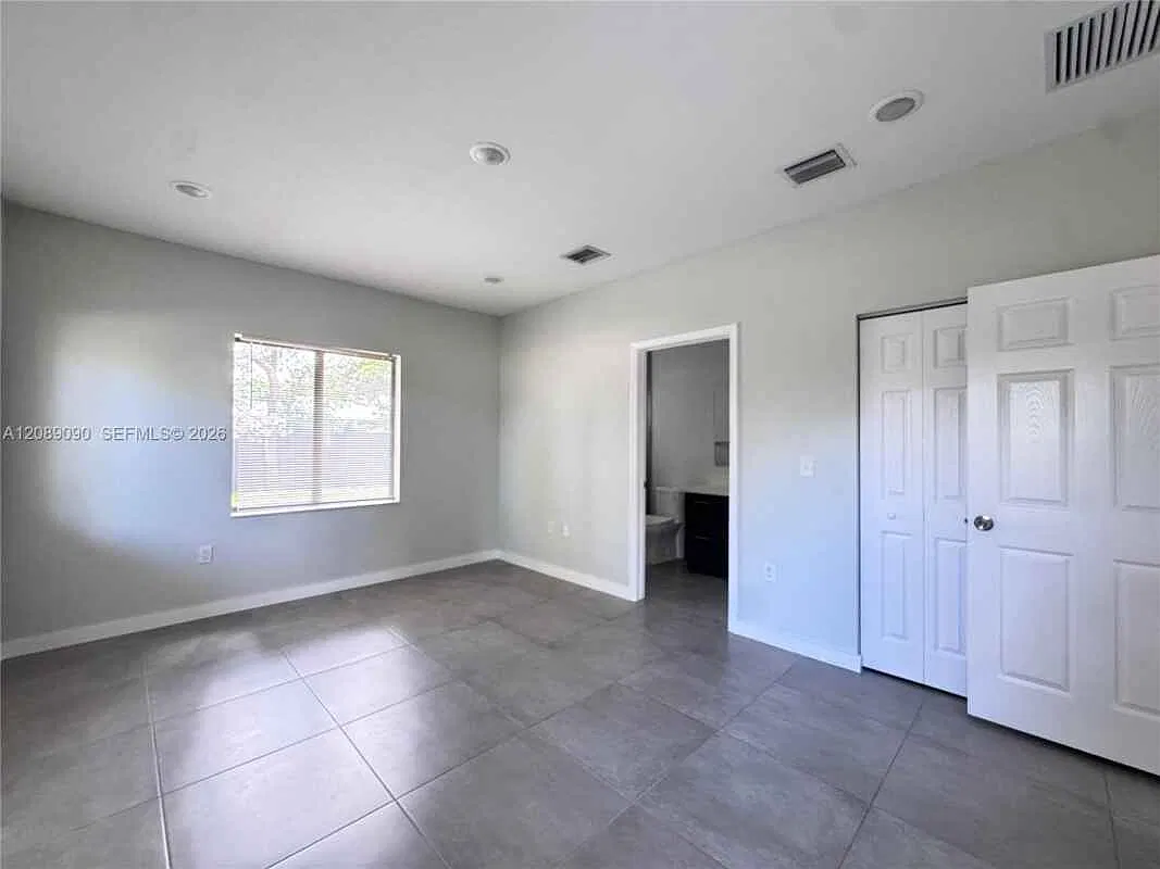 609 Nw 3rd Ter Dania Beach, Fl 33004 — Photo 4