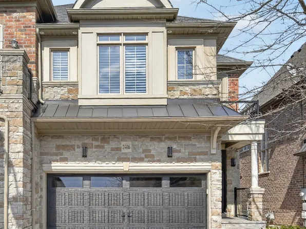2416 Village Cmn, Oakville, ON L6M 0S2