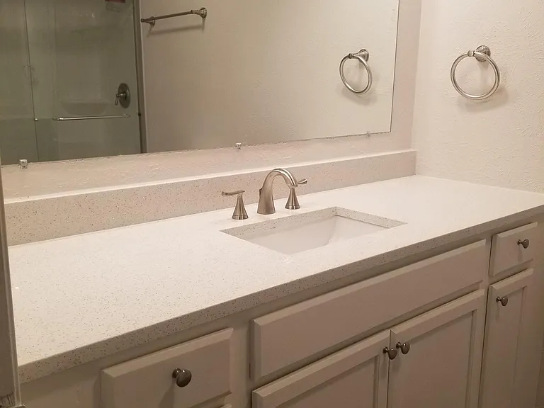 3437 Lovers Ln #C — Photo 5