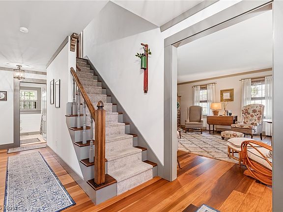 3rd image of 1169 Parkview Dr