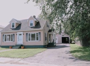 135 Clinton Ave, Winslow, ME 04901