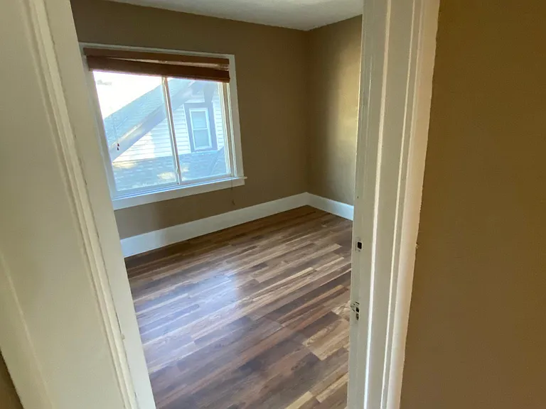 1703 Morgan Ave N — Photo 14