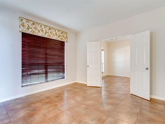 3rd image of 2214 Fenton Rock Ln