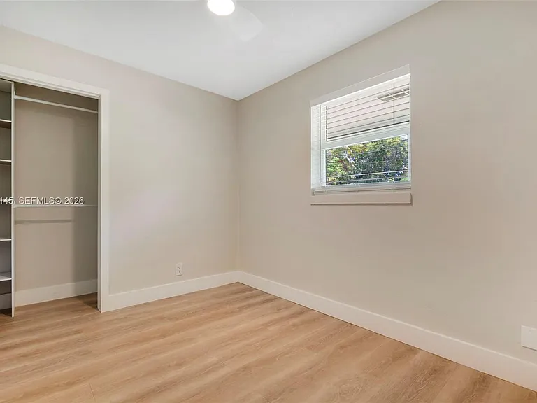 702 NW 18th St #1-2 — Photo 15