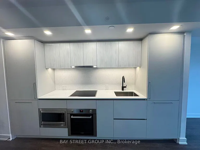 609 Sherbourne St #2011 — Photo 3