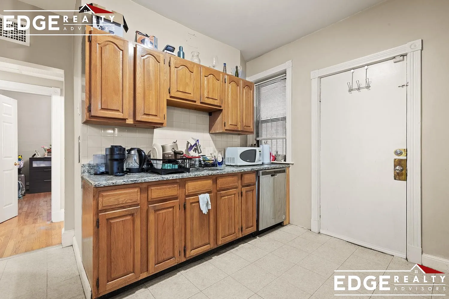 4 bed, 1.0 bath, $4,750 — Photo 3