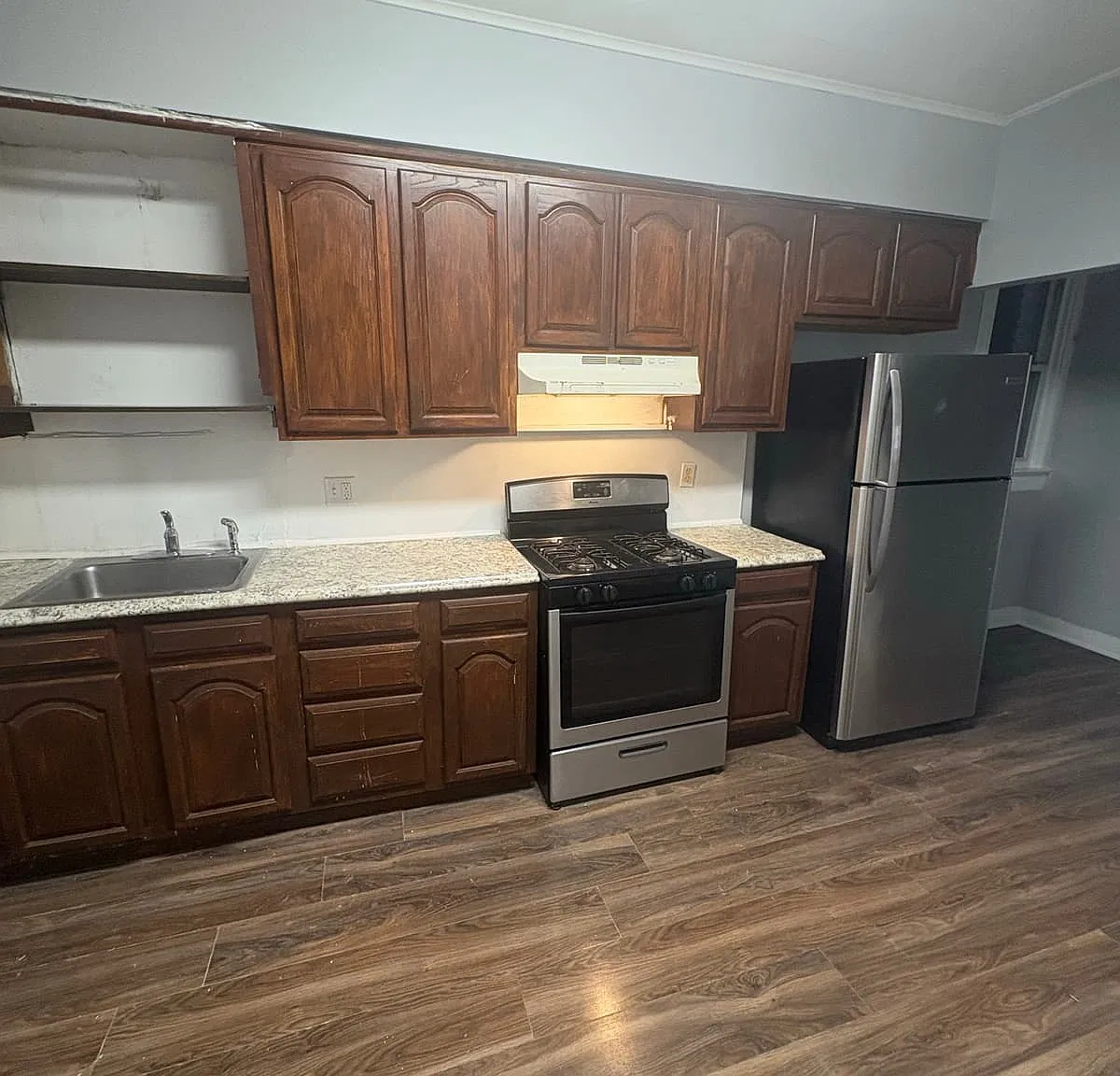 3 bed, 1000 sqft, $1,950 — Photo 1
