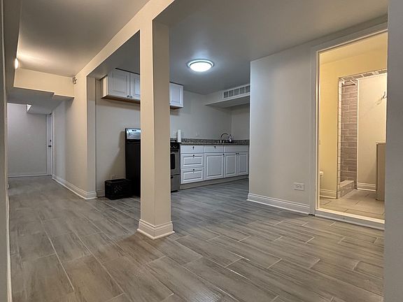 4th image of 5250 W Parker Ave #B
