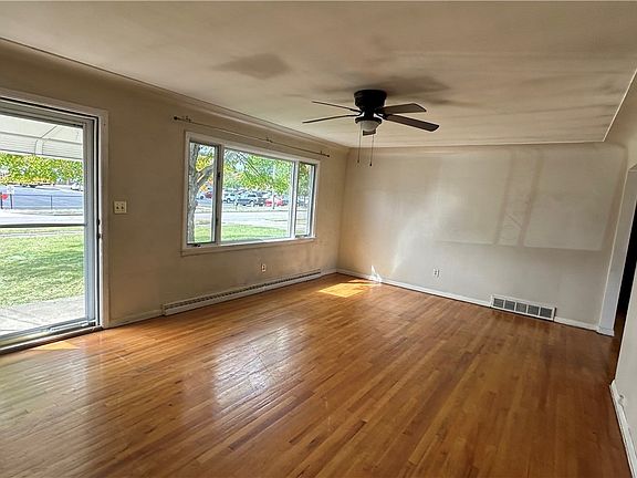 3rd image of 427 Wellman Ave