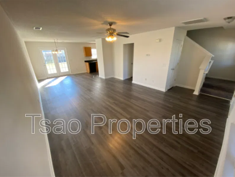 3 bed, 3.0 bath, 1591 sqft, $1,795 — Photo 3