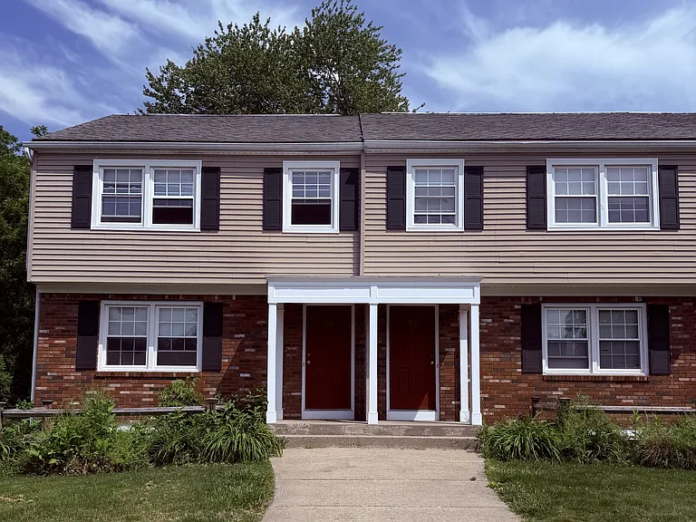 34 Hobart Ln #34 — Photo 5