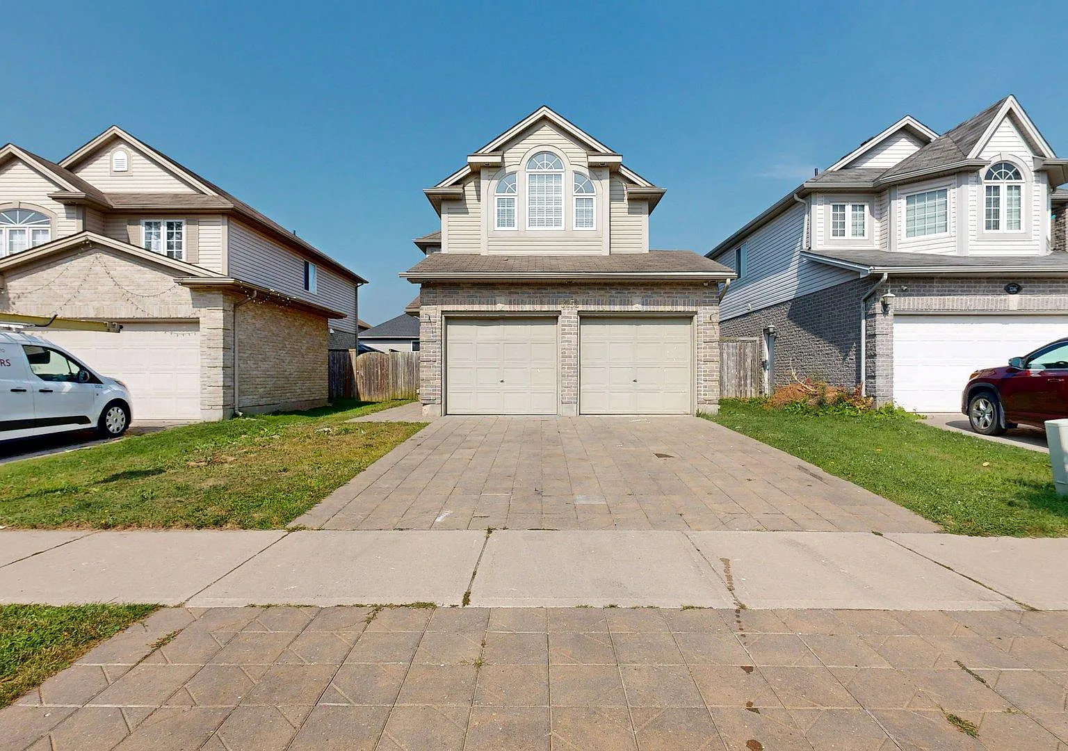 3252 Meadowgate Boulevard London — Photo 1
