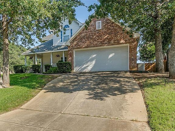 2nd image of 901 Forest Hollow Dr