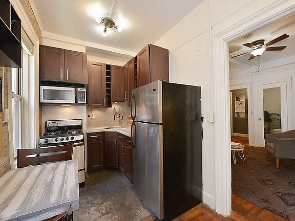 4th image of 25 W 64th St APT 4E