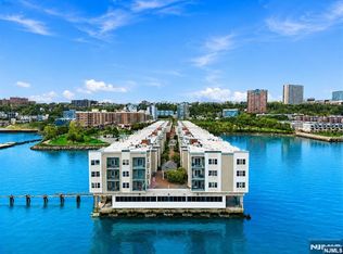 324 The Promenade, Edgewater, NJ 07020