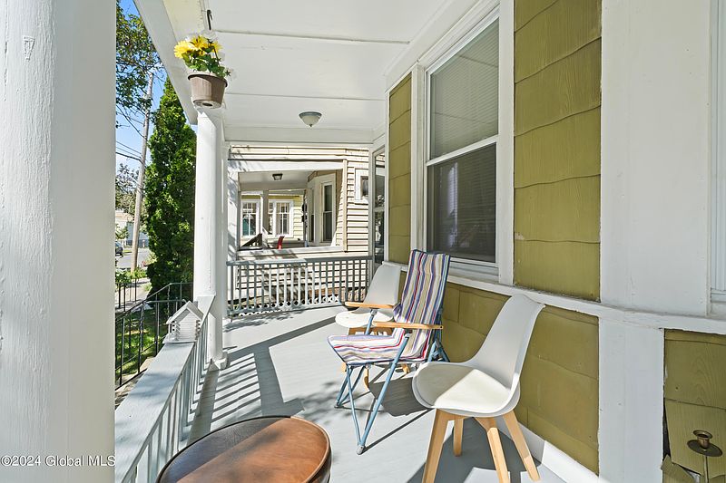 5th image of 267 Myrtle Avenue