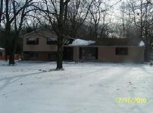 8536 Hilltop Dr, Mentor, OH 44060