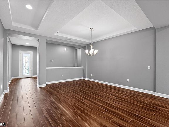 5th image of 710 116th Ct NE