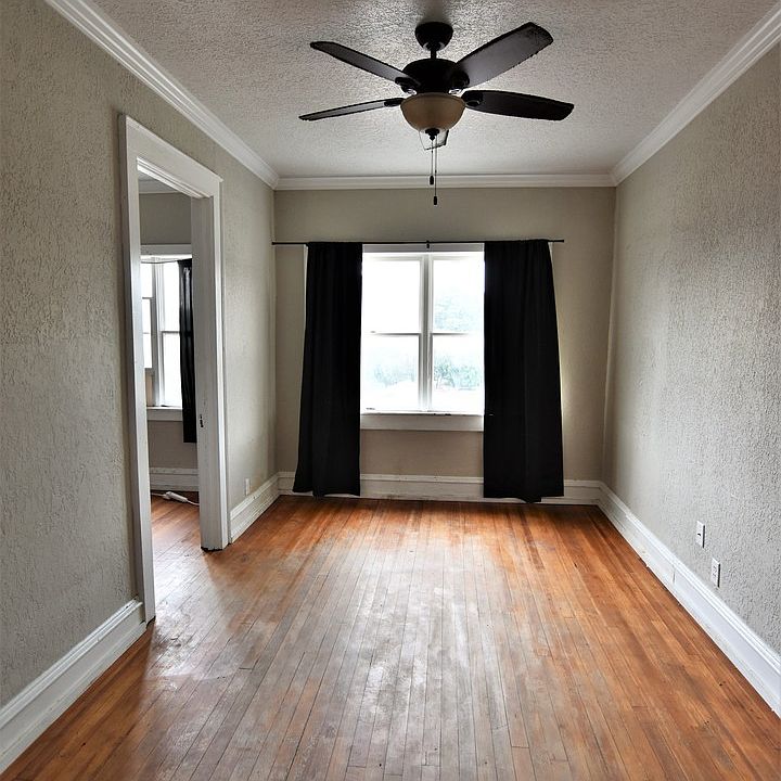 2nd image of 132 S Main #16