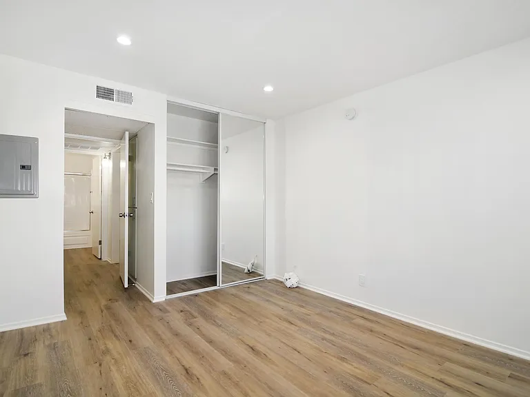 Olive Tree Apartments — Photo 13