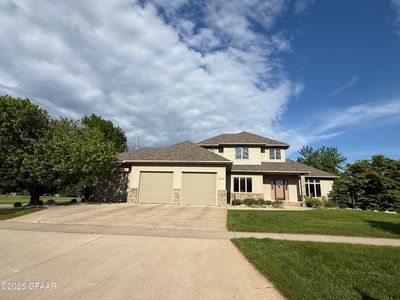 1401 S 40th St, Grand Forks, ND, 58201