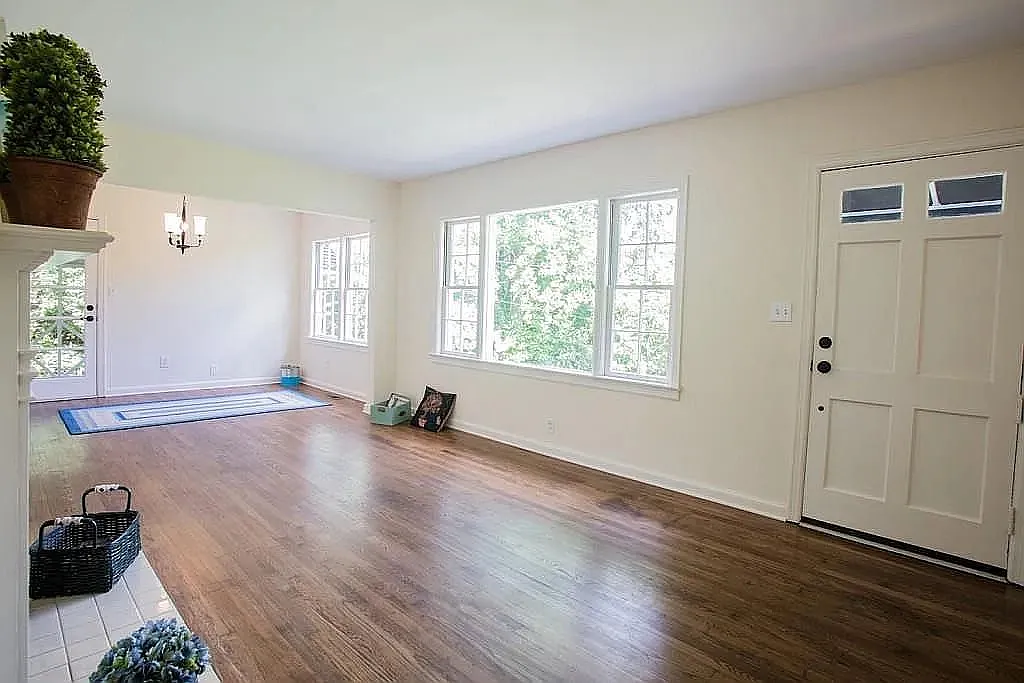 3 bed, 1050 sqft, $2,600 — Photo 3