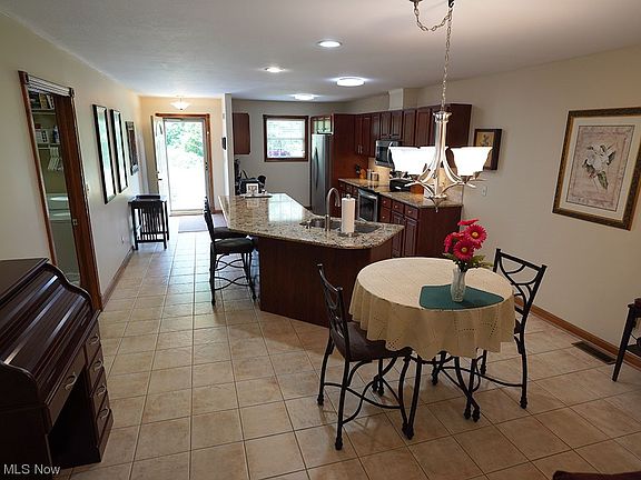 4th image of 4378 Devonshire Dr
