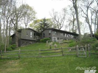 189 Sweet Hollow Rd, Huntington, NY 11743