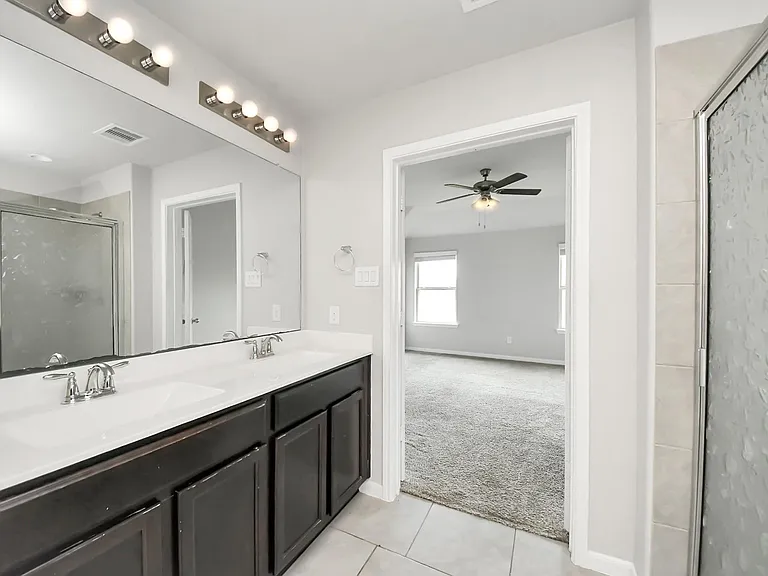 18319 Pin Oak Lake Dr — Photo 23