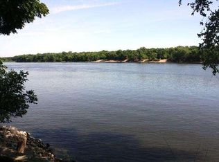 530 Shore Acres Rd, La Crescent, MN 55947