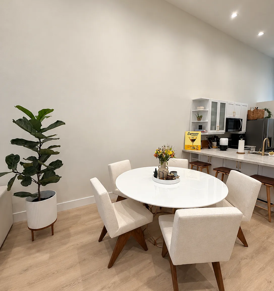 2 bed, 1071 sqft, $3,700 — Photo 4