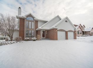 225 Ryan Ct, West Bend, WI 53095