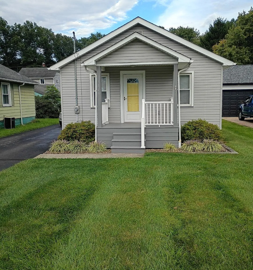 2 bed, 836 sqft, $1,050 — Photo 1