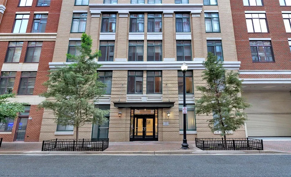 2 bed, 998 sqft, $4,100 — Photo 3