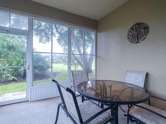 4th image of 720 Crestwood Dr