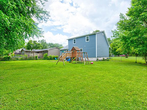 3rd image of 1704 Campfire Dr