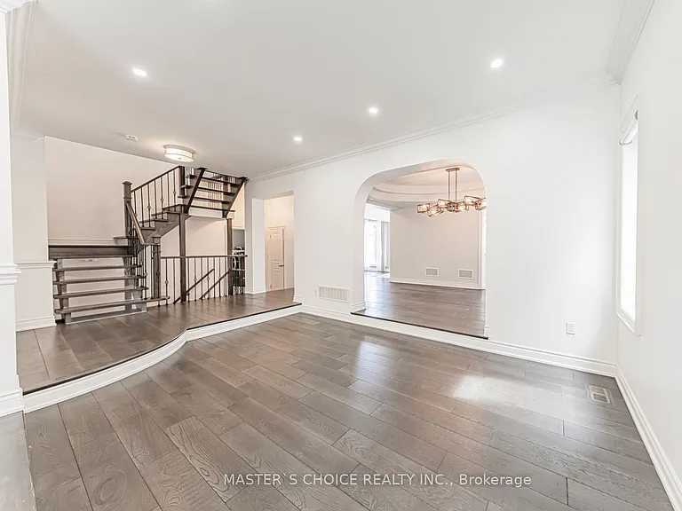 2357 Rideau Dr — Photo 5