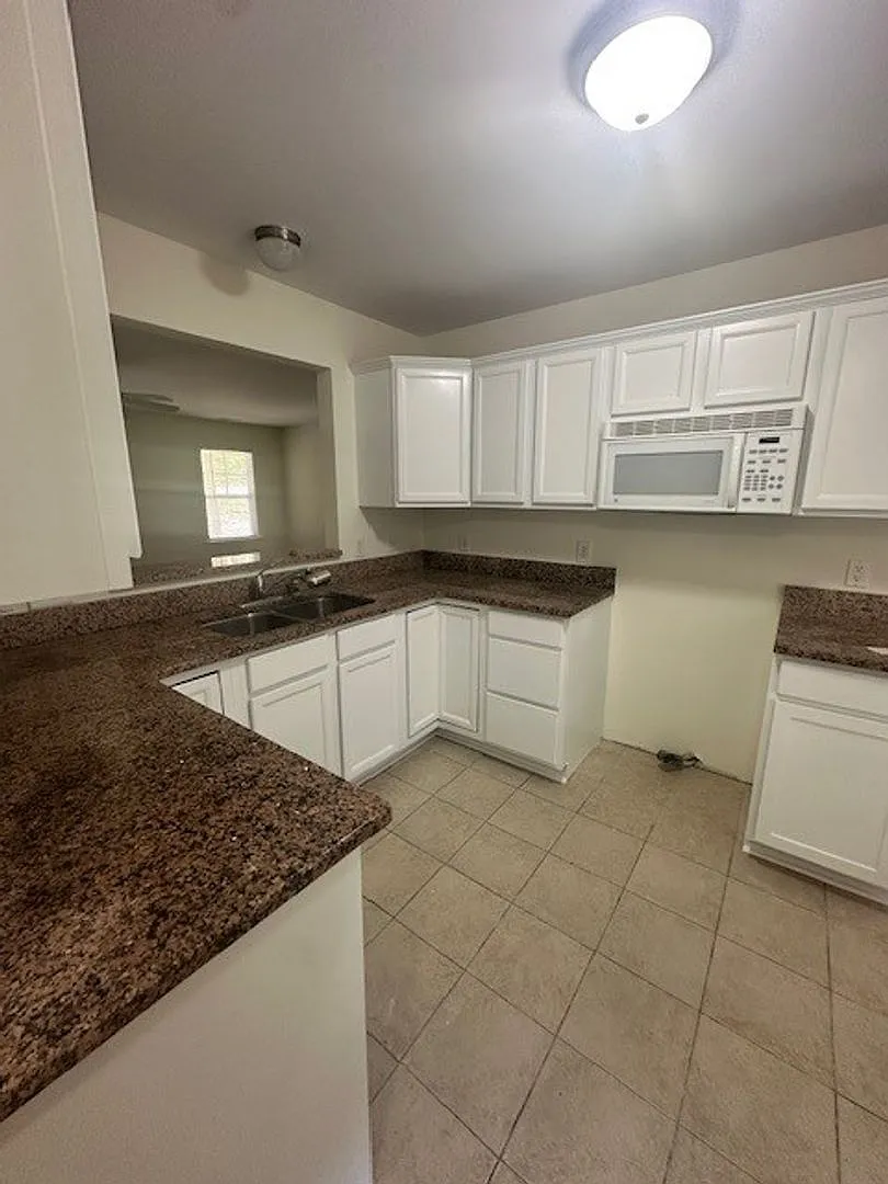 Building Photo - 5138 Greenville Loop Rd #B